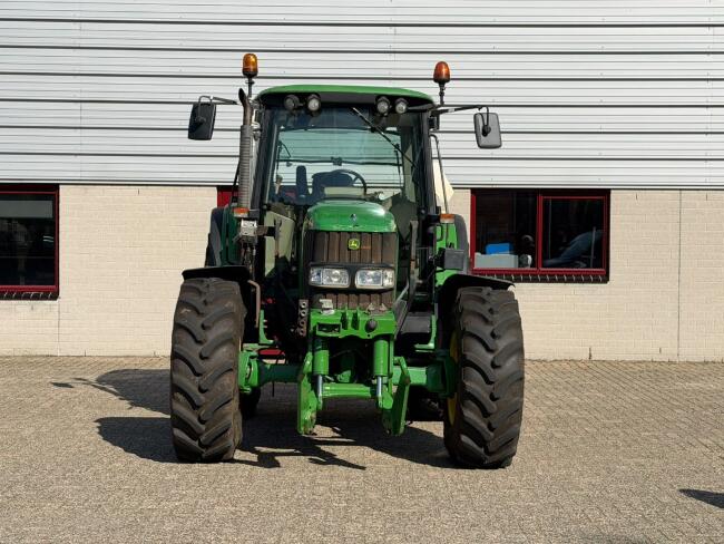John Deere 6320 4x4 - Stage II - Handgeschakeld - Airco - PTO - Fronthef - 3x DW ventiel + 2x DW ventiel TT 5015